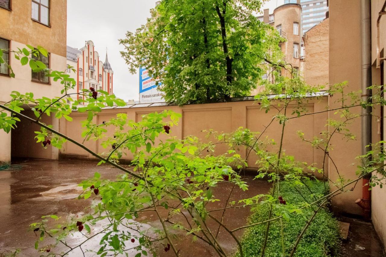 Brivibas House Design Apartments In City Center Riga Exterior photo