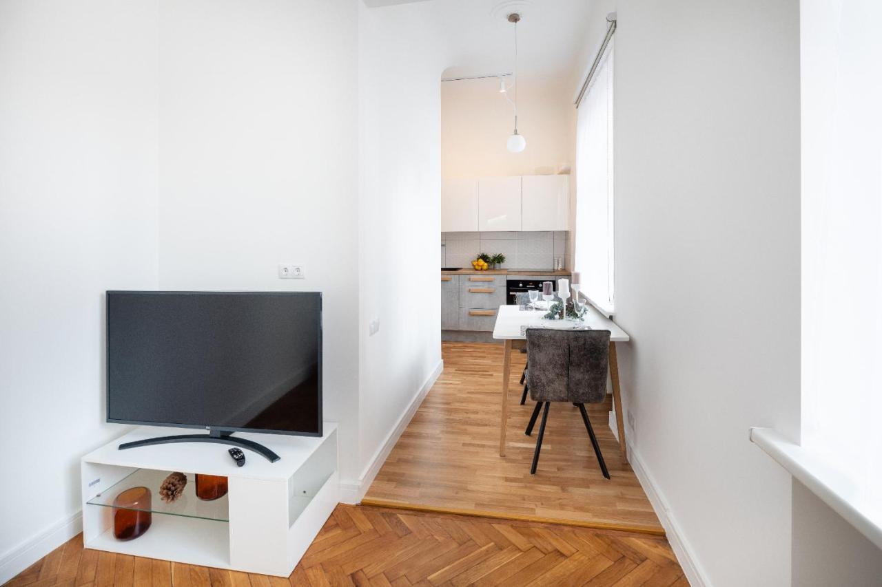 Brivibas House Design Apartments In City Center Riga Exterior photo