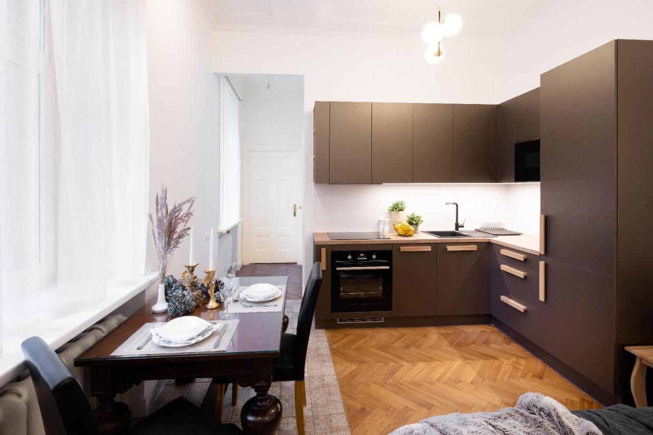 Brivibas House Design Apartments In City Center Riga Exterior photo